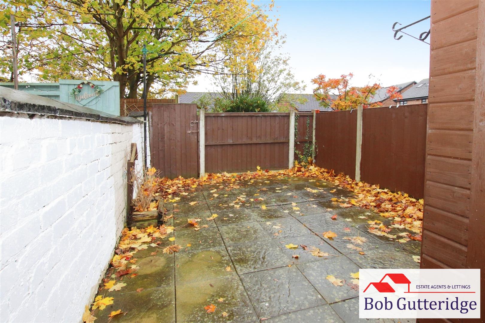 ENCLOSED REAR YARD